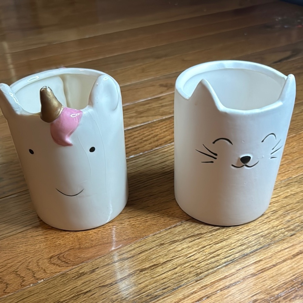Unicorn and cat container